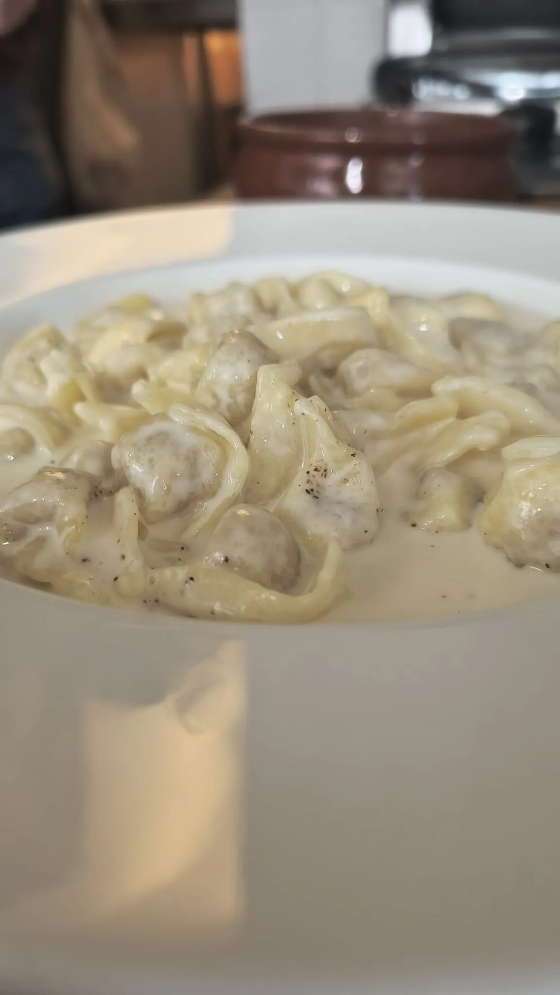 Tortelli in crema con una spolverata di pepe Tortelli in crema con una spolverata di pepe